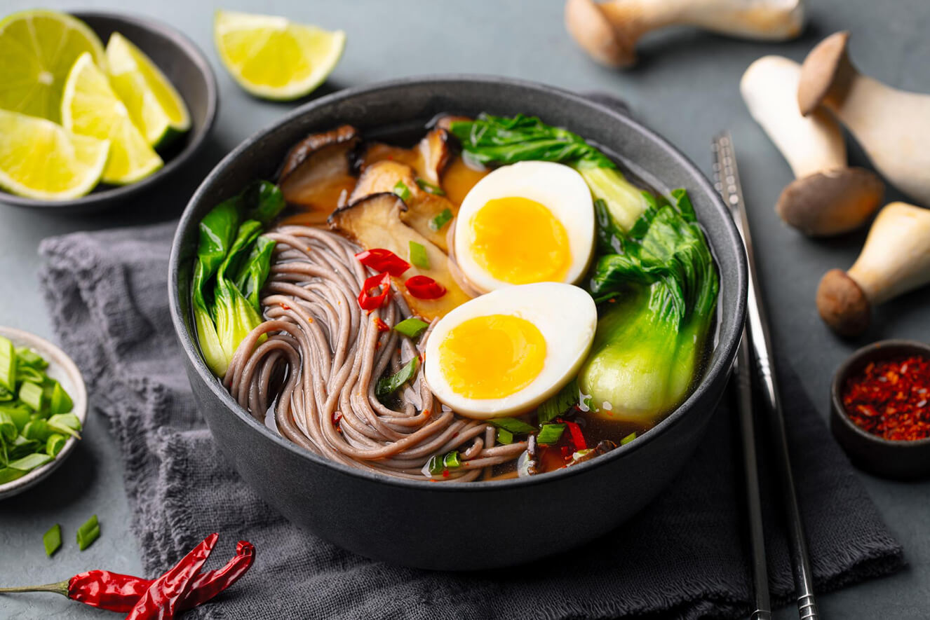 Ζεστά και Απολαυστικά Noodles με Αυγό